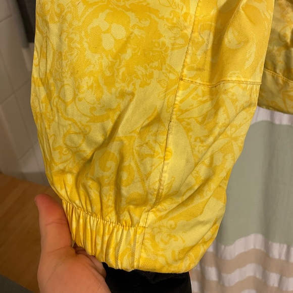 Oakley women’s snowboard jacket size small - Picture 6 of 7